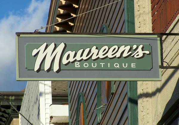 Maureen's Boutique Logo